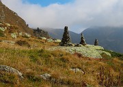 66 Tre omini in altezza decrescente